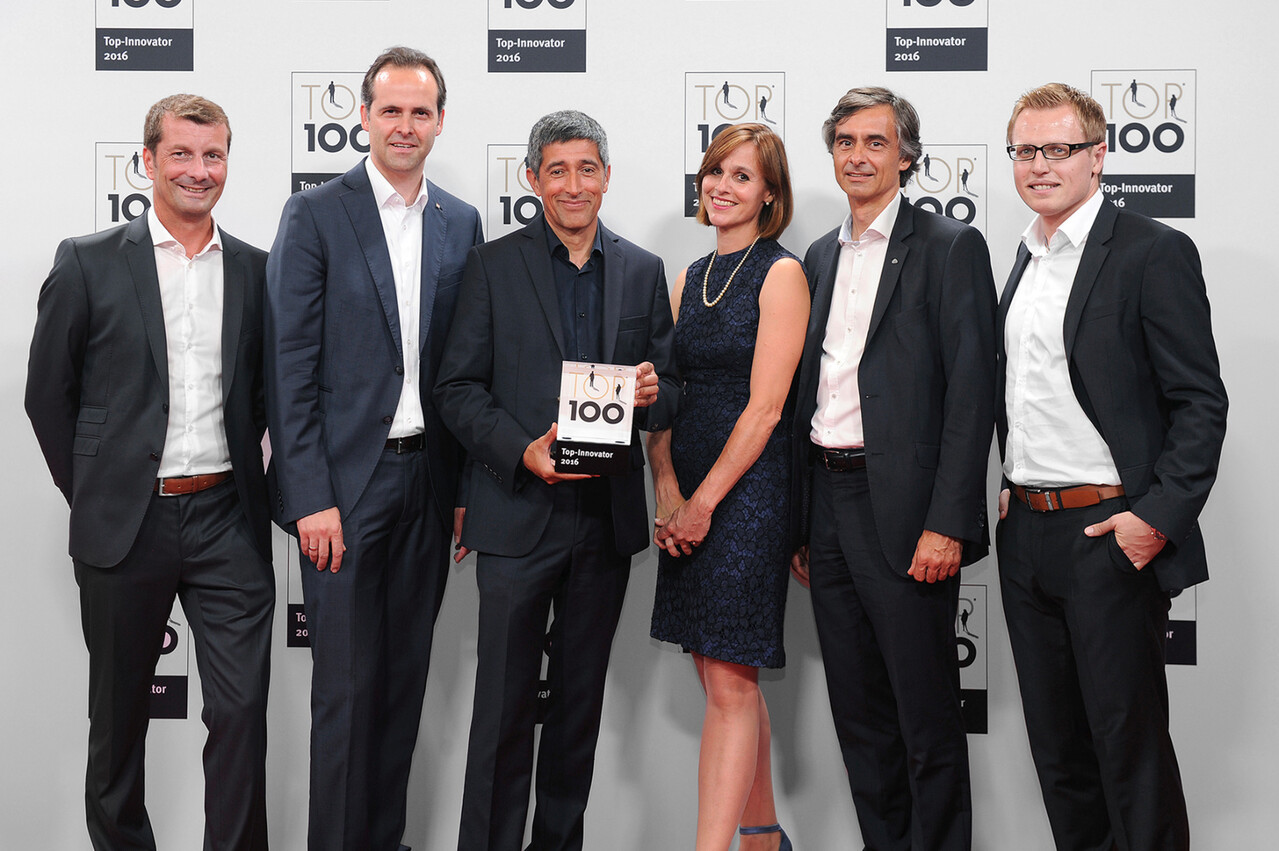 TOP100: Carsten Schäfer (Sales Operations Manager), Patrick Seitz (CMO), Ranga Yogeshwar, Anette Auberle (Pressesprecherin), Dirk Seitz (CMO), Peter Kotzur (Zentralbereichsleiter Marketing) Copyright: KD Busch/compamedia 